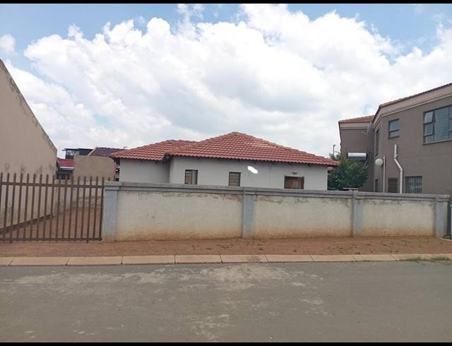 3 BEDROOM HOUSE FOR SALE IN VANDERBIJLPARK CE7